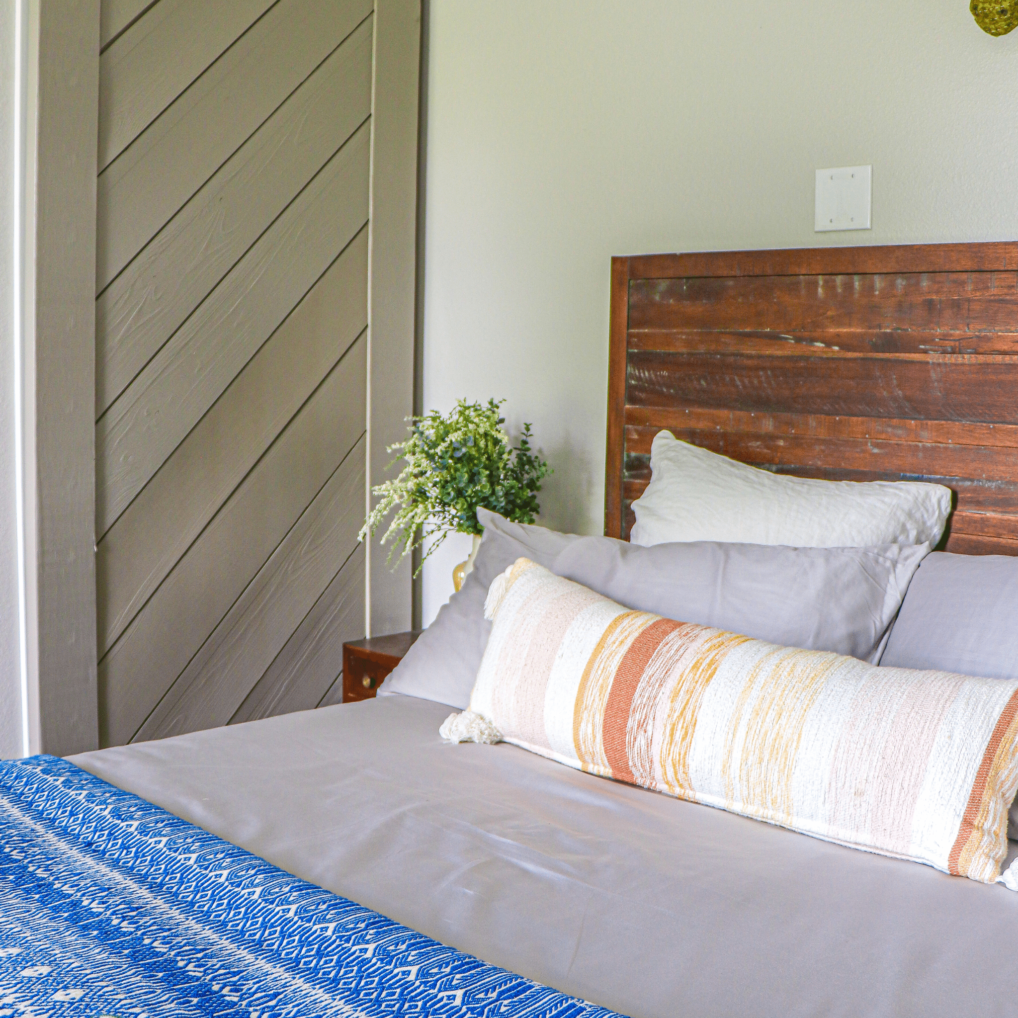 Room View with Moonlight Grey Sheets